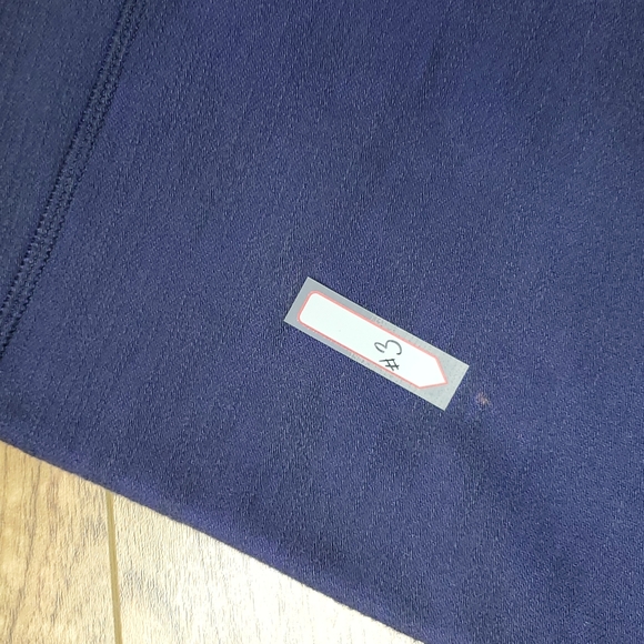 Lululemon Yoga Pant in Indigo blue with Texture size 6 - Picture 9 of 10